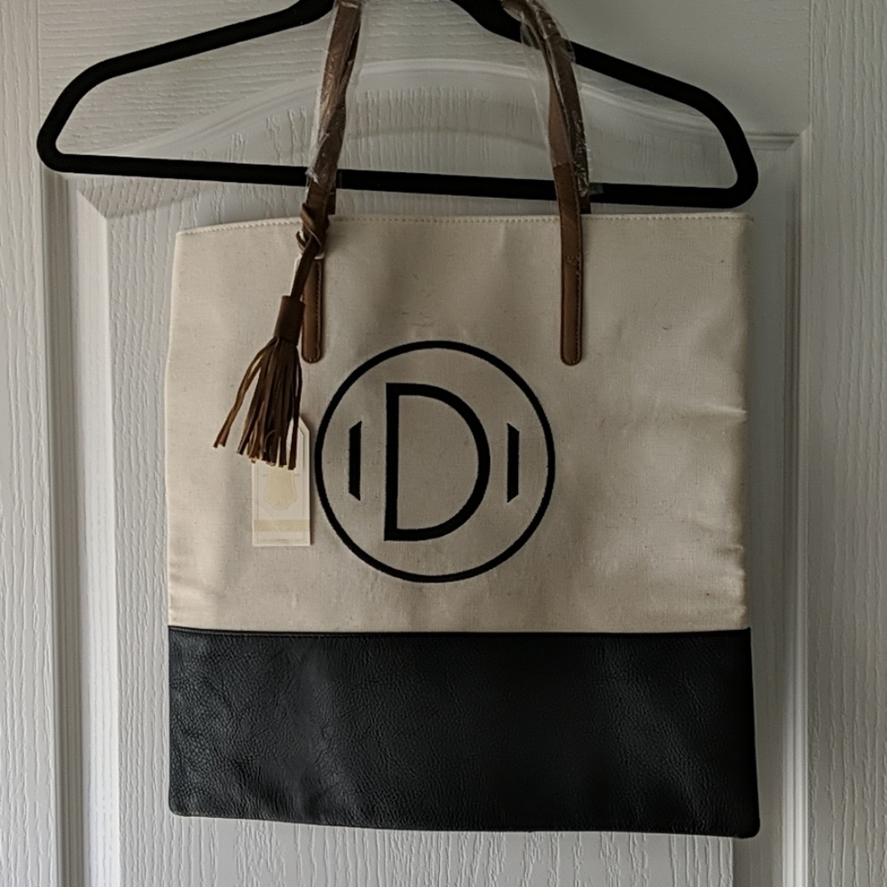 Mud pie bag with monogrammed D